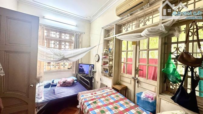 Phố Lý Nam Đế - mặt tiền bề thế - sát mặt phố - 2 thoáng vĩnh viễn - ô tô tránh