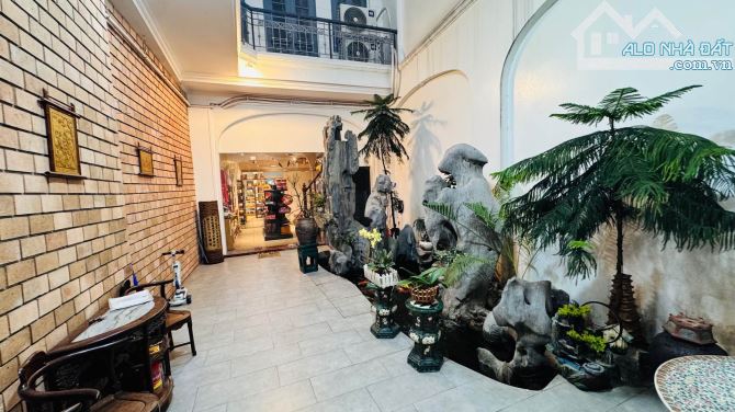 Mặt phố Hoè Nhai-sát Hoàn kiếm 182m2/4tg-MT6.3m-Giá 145 tỷ TL