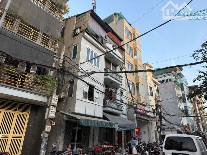 Bán nhà 40 ngõ 279 Đội Cấn (Ngọc Hà), căn góc, ô tô tránh, vỉa hè