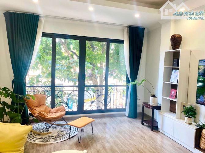 MẶT PHỐ PHẠM NGŨ LÃO – HOÀN KIẾM | HIẾM HÀNG – VỈA HÈ RỘNG – KINH DOANH ĐỈNH