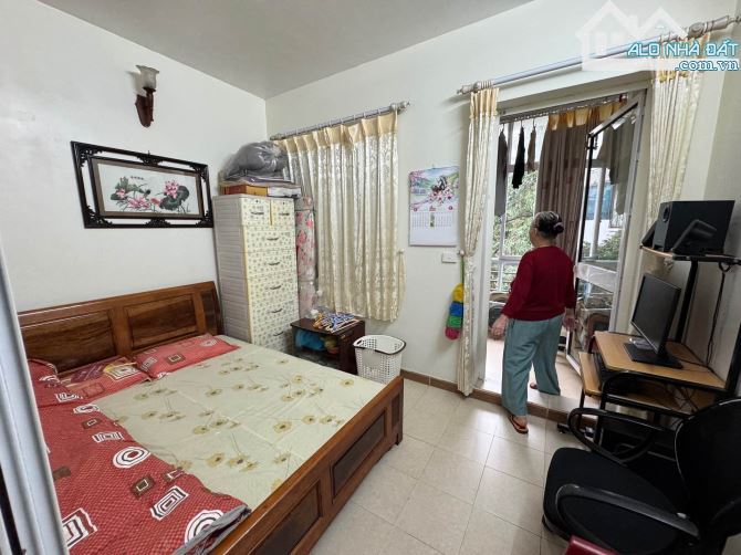 Chính chủ bán nhà mặt phố Lý Đạo Thành, Hoàn Kiếm 30 mét X 6 tầng, ô chờ thang máy 42 tỷ