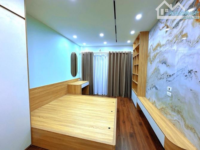 12.2 TỶ 35M 7 TẦNG THANG MÁY NHÀ MỚI Ở LUÔN ĐƯỜNG XUÂN THỦY CẦU GIẤY 3 BƯỚC RA Ô TÔ