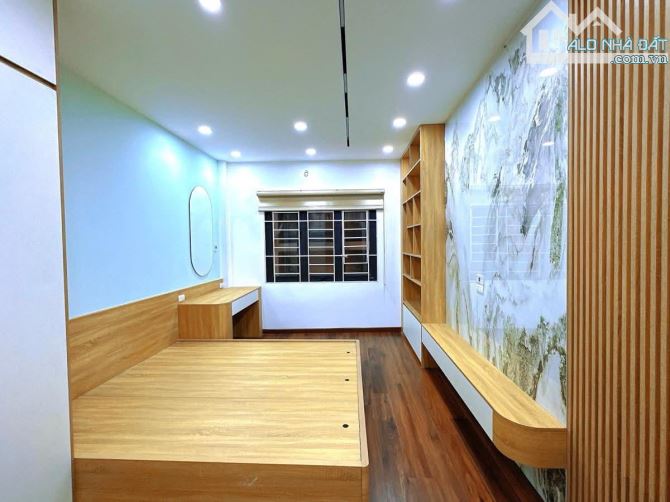 12.2 TỶ 35M 7 TẦNG THANG MÁY NHÀ MỚI Ở LUÔN ĐƯỜNG XUÂN THỦY CẦU GIẤY 3 BƯỚC RA Ô TÔ