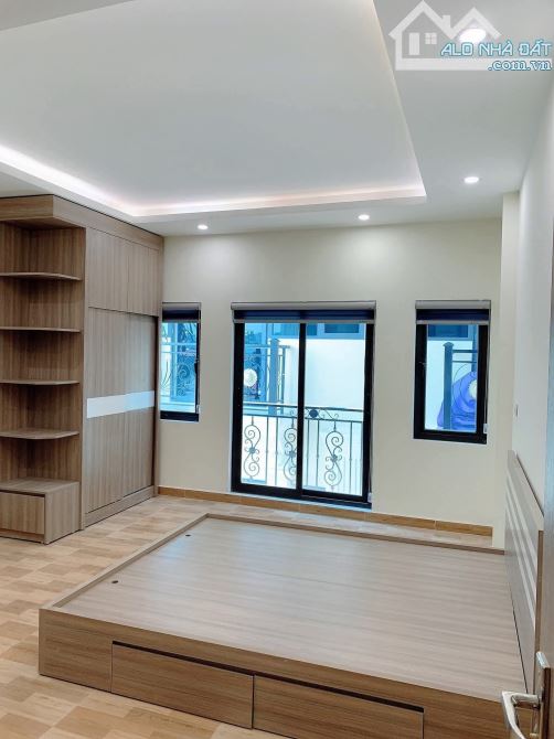 SIÊU PHẨM DÒNG TIỀN 5 TỶ/NĂM ĐƯỜNG VÕ CHÍ CÔNG DT 180M 9 TẦNG CHÀO BÁN 70 TỶ