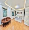 Bán nhà mặt phố Cầu Giấy, kinh doanh đỉnh, vỉa hè rộng, quy hoạch đất ở