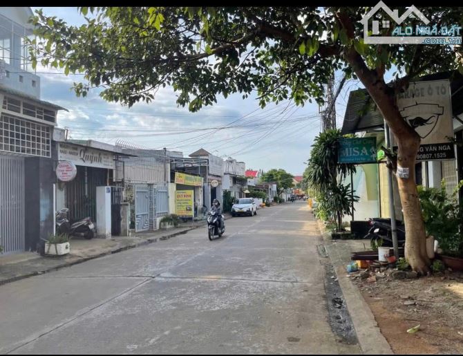Mặt tiền đường Dương Văn Nga - DT: 137,9m2 - Giá: 6 tỷ