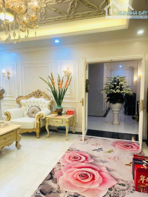 Bán nhà hoa hậu Ngọc Khánh, vị trí đẹp có 1 không 2, nội thất long lanh 5 sao.