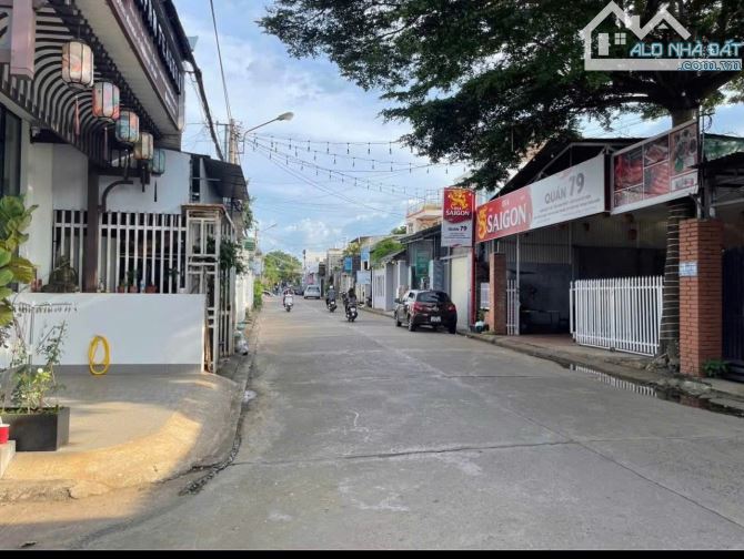Mặt tiền đường Dương Văn Nga - DT: 137,9m2 - Giá: 6 tỷ - 1