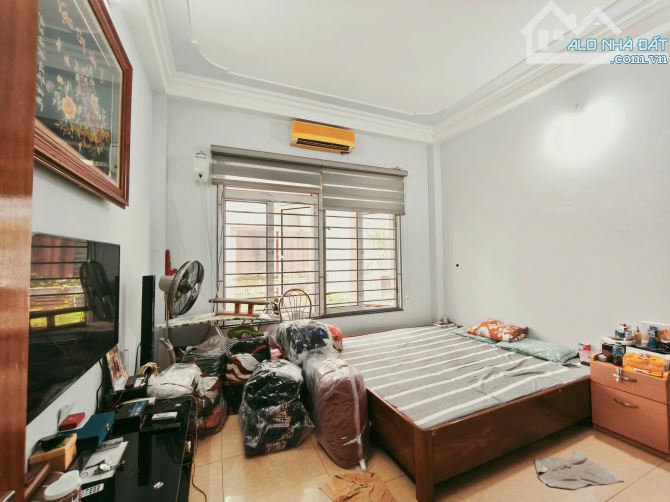 Bán nhà Ngọc Khánh 35m2, lô góc 2 thoáng, mặt ngõ thông, nhà đẹp ở ngay giá chỉ 7,7 tỷ