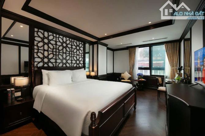 Bán Khách Sạn Phố Cổ Hoàn Kiếm 4 Sao 10 Tầng 60 Phòng, Nhà Hàng, Bể Bơi Đẳng Cấp