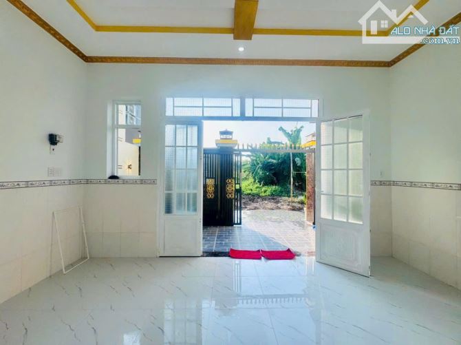 Nhà Cấp4 80m2/1tỷ350triệu nhà dân đông cách Nhựa Lôc Hậu tầm 200m Mỹ Lộc-Cần Giuộc - 2