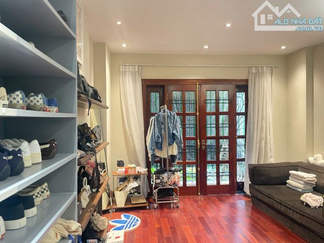 Cho thuê nhà Trần Quang Diệu – 50m² x 6T – thang máy – hợp làm văn phòng, spa, showroom...