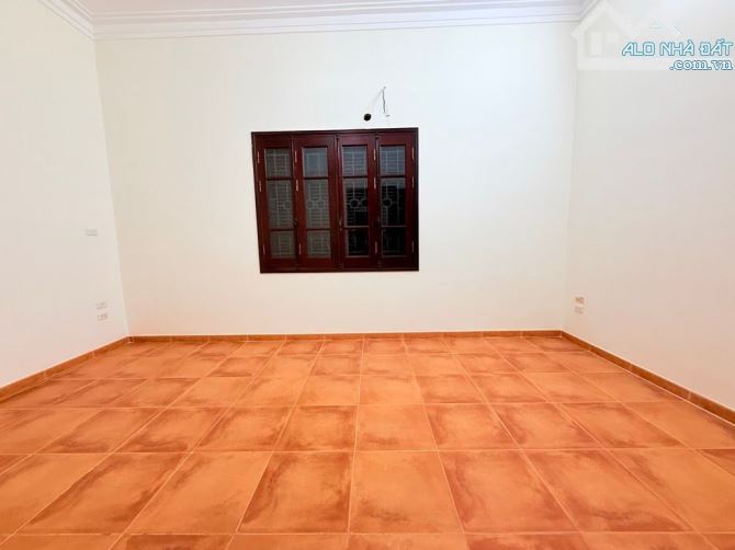 Phân Lô , Ô Tô Tránh , Phạm Tuấn Tài - Cầu Giấy 60m , Mặt Tiền 5,5M