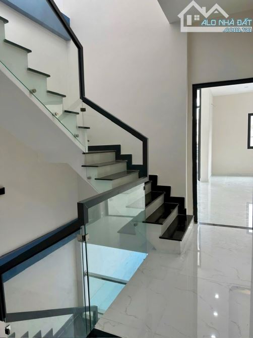 NHÀ BÁN KDC BH 13T5 TL - MẶT TIỀN ĐƯỜNG NHỰA 12m - 6 x 20 - Trệt 2 lầu BTCT - 6PN 6WC. - 7