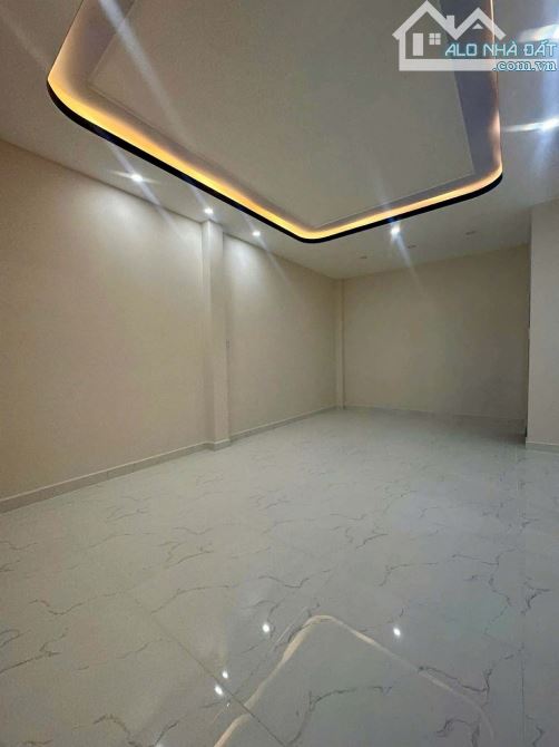 NHÀ BÁN KDC BH 13T5 TL - MẶT TIỀN ĐƯỜNG NHỰA 12m - 6 x 20 - Trệt 2 lầu BTCT - 6PN 6WC. - 8
