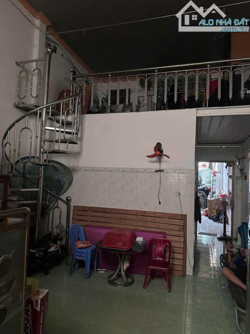 Bán Nhà Quân Đoàn 4, Giá Ngộp 2 Tỷ 8, đường Nhựa 8M, phường Tân Phong.