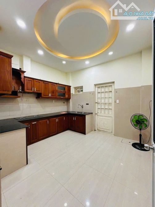 Cho thuê nhà nguyên căn kiệt Lê Hồng Phong