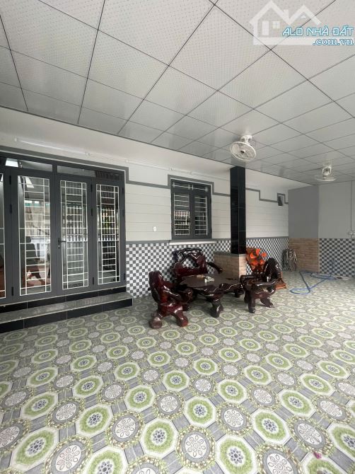 Bán nhà 1 trệt 1 lầu 100m2 sổ riêng thổ cư đường ô tô (P. Hiệp Hoà) nay P. Trấn Biên 4ty5