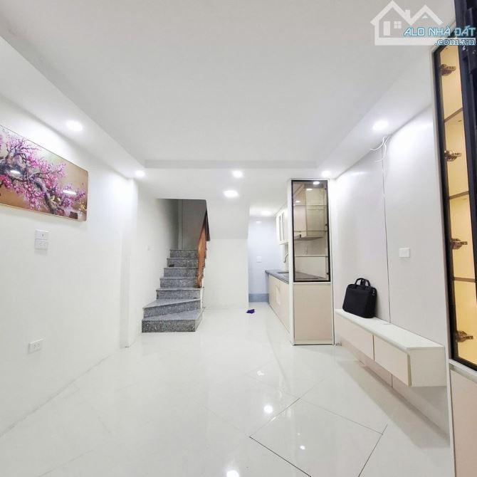 BÁN NHÀ THỌ LÃO LÒ ĐÚC HAI BÀ TRƯNG - 20M 5T MT 3.1M - NGÕ THÔNG CÁCH OTO 10M SỔ ĐỎ RIÊNG