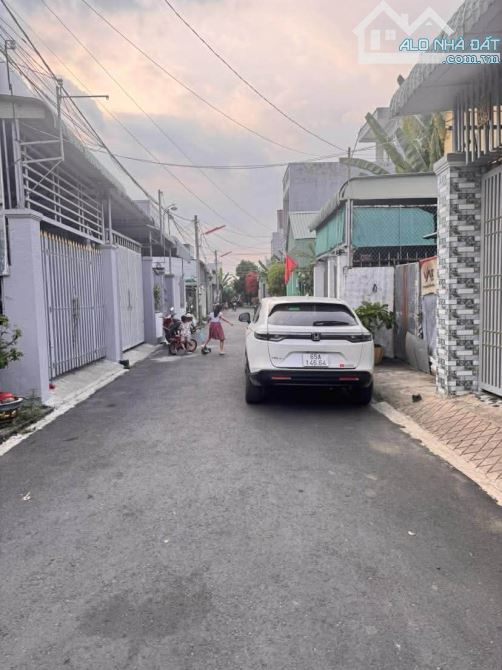 Cho thuê nhà 83 m2 đường Hồ Trung Hành có sân rộng 4 triệu - 11