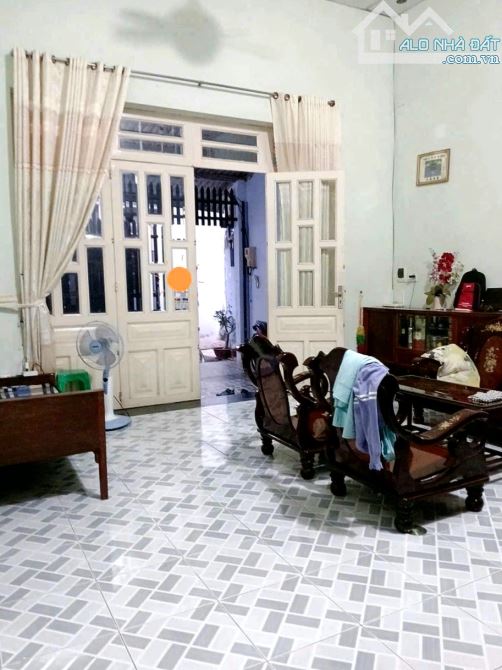 BÁN NHÀ TRẢNG DÀI 133m2 KP3, TP BIÊN HÒA, SỔ HỒNG RIÊNG, 2 MẶT ĐƯỜNG OTO GẦN CA PHƯỜNG