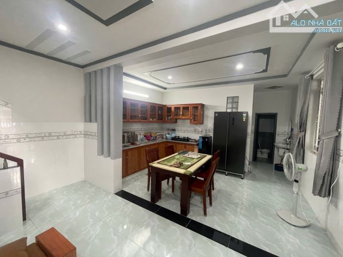 Bán nhà 1 trệt 1 lầu 100m2 sổ riêng thổ cư đường ô tô (P. Hiệp Hoà) nay P. Trấn Biên 4ty5 - 1