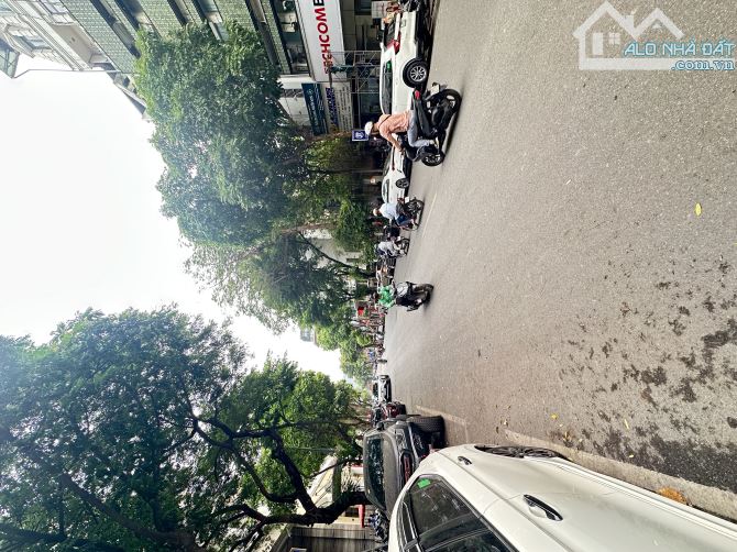 BÁN TOÀ VĂN PHÒNG VIP NHẤT PHỐ PHAN CHU TRINH-HOÀN KIÊM DT 225M2 5 TẦNG MT 8M-GIÁ 220 TỶ