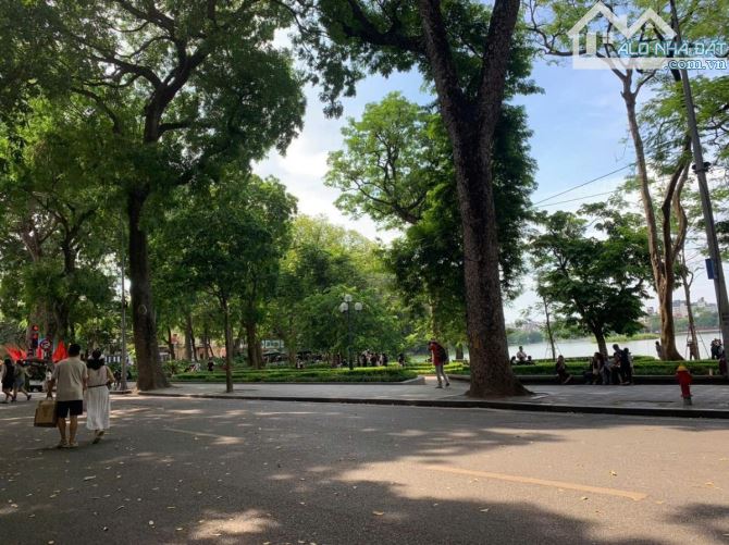 MP Hoàn Kiếm. View Hồ Gươm. Quá Đắc Địa. 80m2 x4T. Lô Góc. Mặt Tiền 8m. Giá Hợp Lý