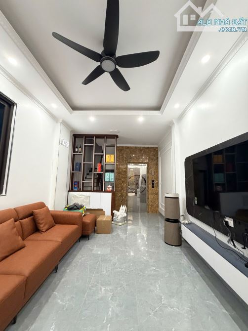 12.8 TỶ-45m2 x 6T-nhà dân mới xây-2 thoáng-thang máy-đẹp nhất Ngọc Hà, Ba Đình, Hà Nội
