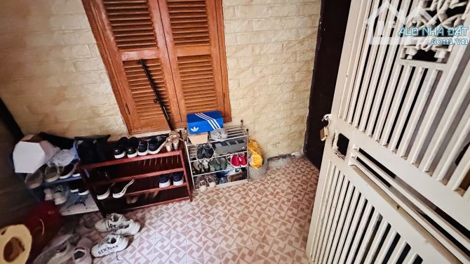 NHỈNH 4tỷ (thương lượng sâu) TẬP THỂ NGHĨA TÂN – LÔ GÓC – Ô TÔ ĐỖ CHÂN CẦU THANG