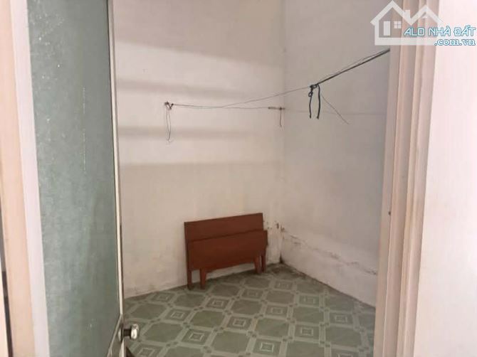 Cho thuê nhà 83 m2 đường Hồ Trung Hành có sân rộng 4 triệu - 14