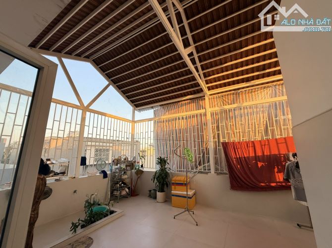 Bán hoặc cho thuê nhà phố 13E Intresco Bình Hưng 🏡Diện tích 7x20= 140m2 , 1 trệt 3 lầu - 15