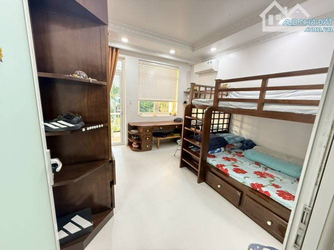 Bán hoặc cho thuê nhà phố 13E Intresco Bình Hưng 🏡Diện tích 7x20= 140m2 , 1 trệt 3 lầu - 16