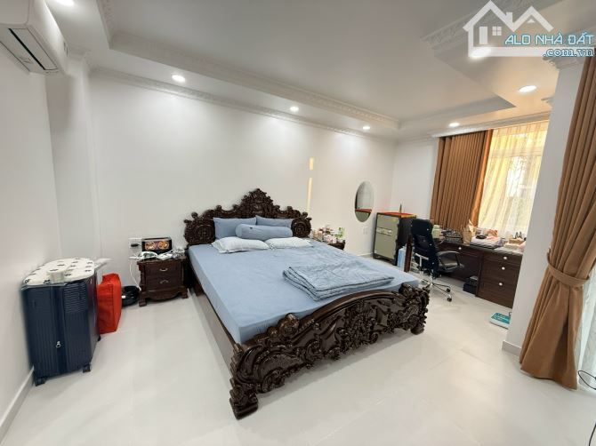 Bán hoặc cho thuê nhà phố 13E Intresco Bình Hưng 🏡Diện tích 7x20= 140m2 , 1 trệt 3 lầu - 17