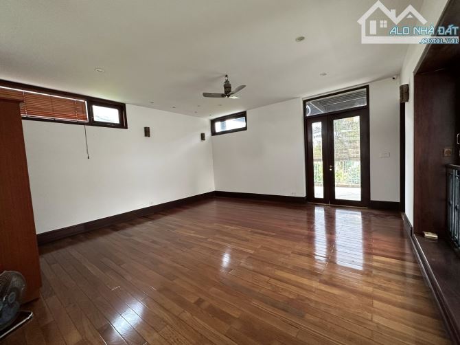 Biệt thự Vườn Đào 4 tầng, lô góc 3 mặt thoáng DT217m2, MT25m, 155 tỷ Tây Hồ