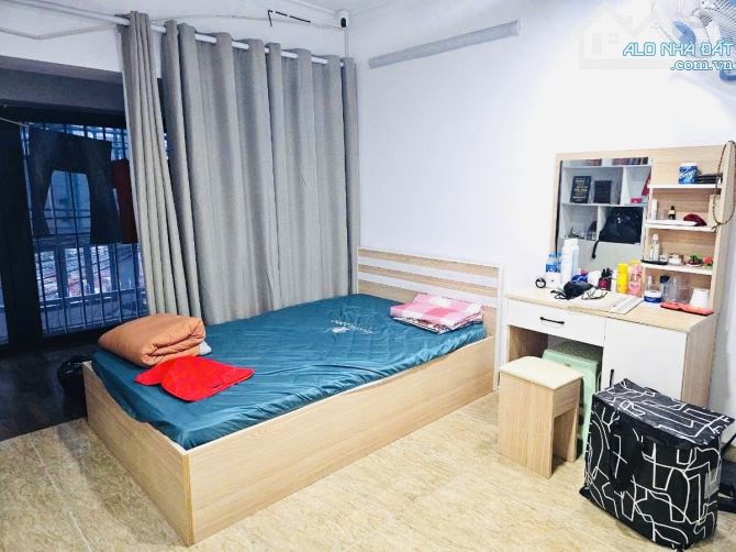 Bán Chung cư Giảng Võ. Diện tích sdung gần 100m2, 2ngủ, 2wc. Thiết kế 2 tầng. Sổ đỏ.