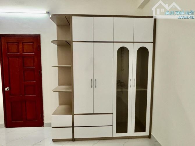 Bán gấp nhà đẹp 5 tầng full nội thất cách ô tô 50M Phố Võ Chí Công 35M 5T giá hơn 8 Tỷ - 2