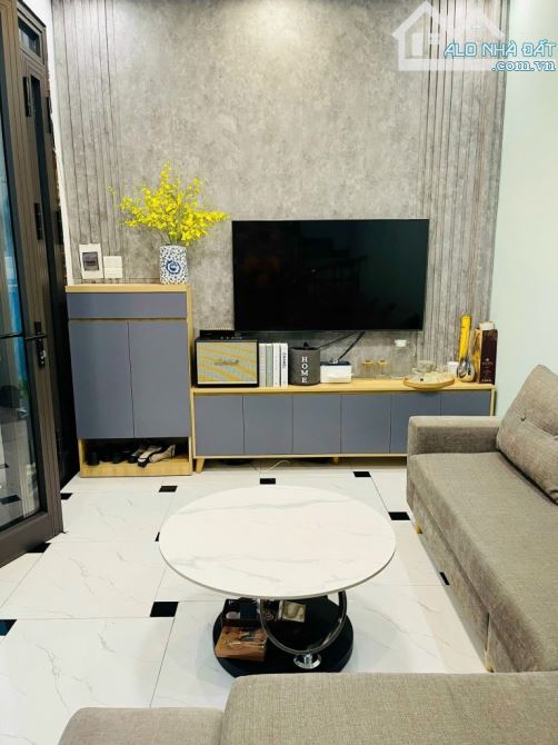 HIẾM – CẦU GIẤY – NHÀ ĐẸP 5 TẦNG – NHỈNH 7 TỶ CÓ TL – CHỦ BÁN GẤP