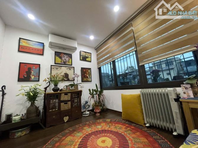 NHỈNH 4tỷ (thương lượng sâu) TẬP THỂ NGHĨA TÂN – LÔ GÓC – Ô TÔ ĐỖ CHÂN CẦU THANG