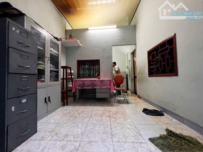 Bán nhà cấp 4 hẻm 41/ đông đa , cách đg chính tầm 30m dt 30m2 giá 1ty550 - 3