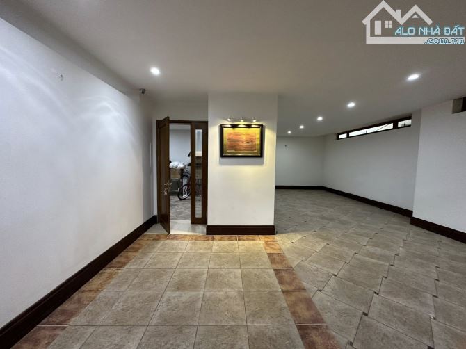 Biệt thự Vườn Đào 4 tầng, lô góc 3 mặt thoáng DT217m2, MT25m, 155 tỷ Tây Hồ