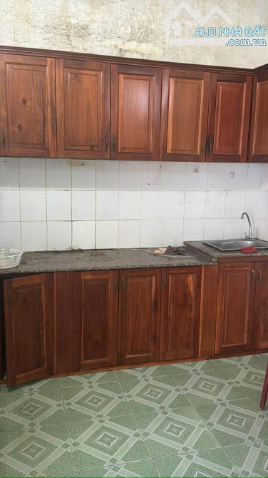 Cho thuê nhà 83 m2 đường Hồ Trung Hành có sân rộng 4 triệu - 4