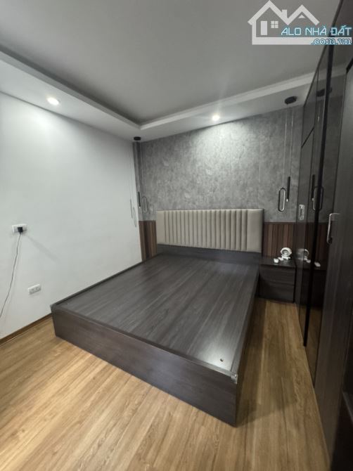 HIẾM – CẦU GIẤY – NHÀ ĐẸP 5 TẦNG – NHỈNH 7 TỶ CÓ TL – CHỦ BÁN GẤP