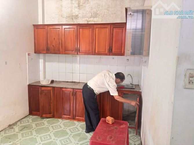 Cho thuê nhà 83 m2 đường Hồ Trung Hành có sân rộng 4 triệu - 5