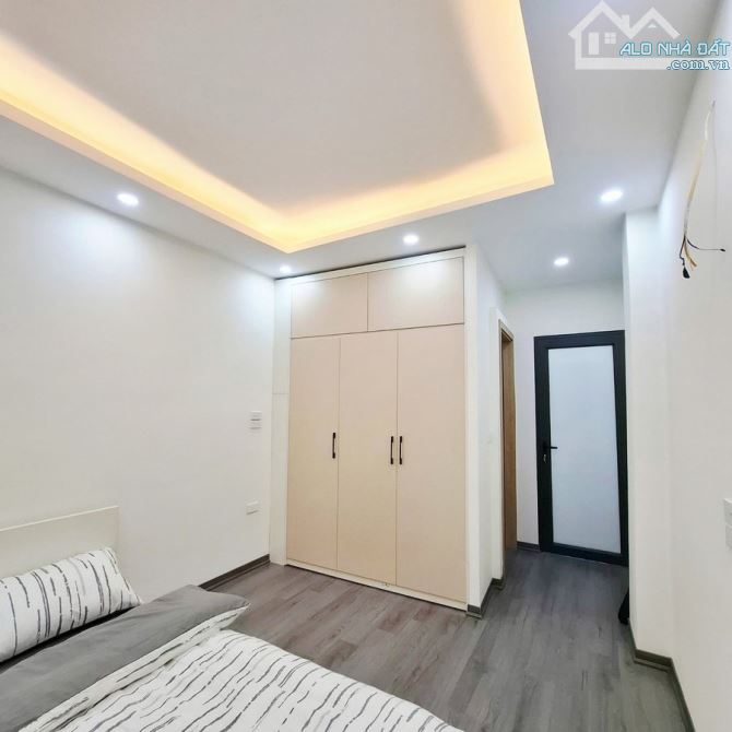 BÁN NHÀ THỌ LÃO LÒ ĐÚC HAI BÀ TRƯNG - 20M 5T MT 3.1M - NGÕ THÔNG CÁCH OTO 10M SỔ ĐỎ RIÊNG - 5