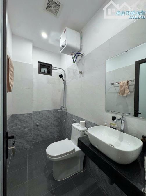 12.8 TỶ-45m2 x 6T-nhà dân mới xây-2 thoáng-thang máy-đẹp nhất Ngọc Hà, Ba Đình, Hà Nội