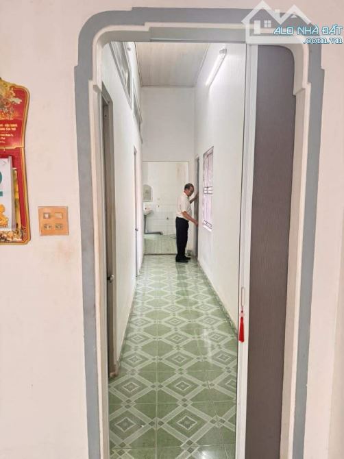 Cho thuê nhà 83 m2 đường Hồ Trung Hành có sân rộng 4 triệu - 7