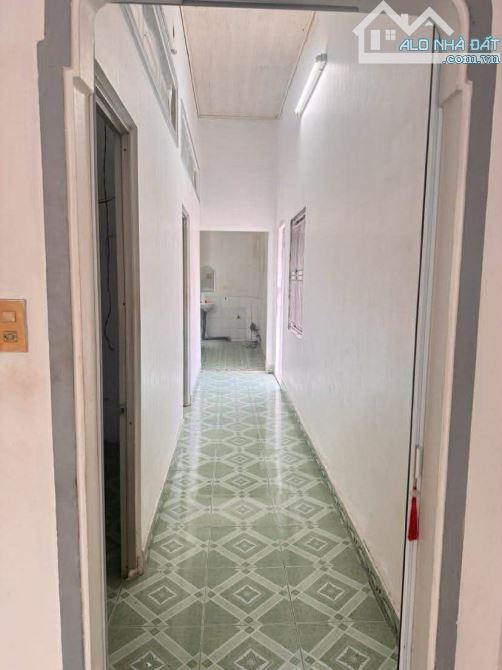 Cho thuê nhà 83 m2 đường Hồ Trung Hành có sân rộng 4 triệu - 8