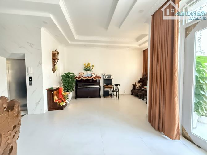 Bán hoặc cho thuê nhà phố 13E Intresco Bình Hưng 🏡Diện tích 7x20= 140m2 , 1 trệt 3 lầu - 8