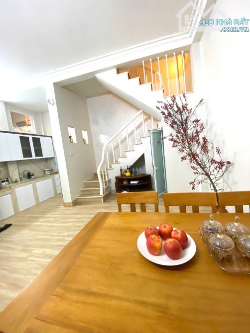 BÁN GẤP NHÀ 35M 4 TẦNG TRẦN QUỐC TOẢN NHỈNH 10 Tỷ